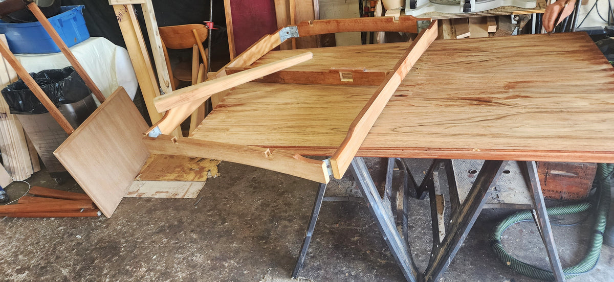 REFINISHED Danish Mid Century Modern Teak Floating Draw Leaf Dining Table 52