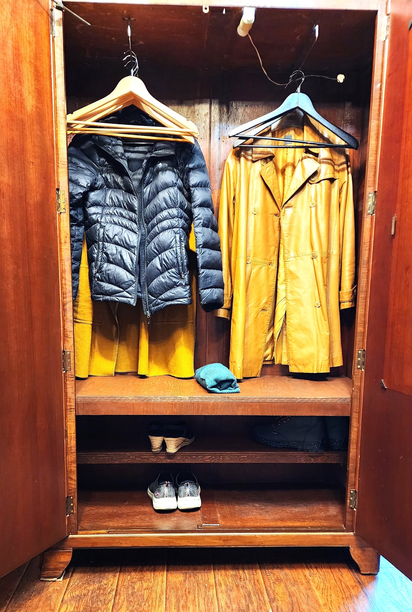 RESTORED Stunning Figured Walnut Wardrobe Art Deco (updated interior)