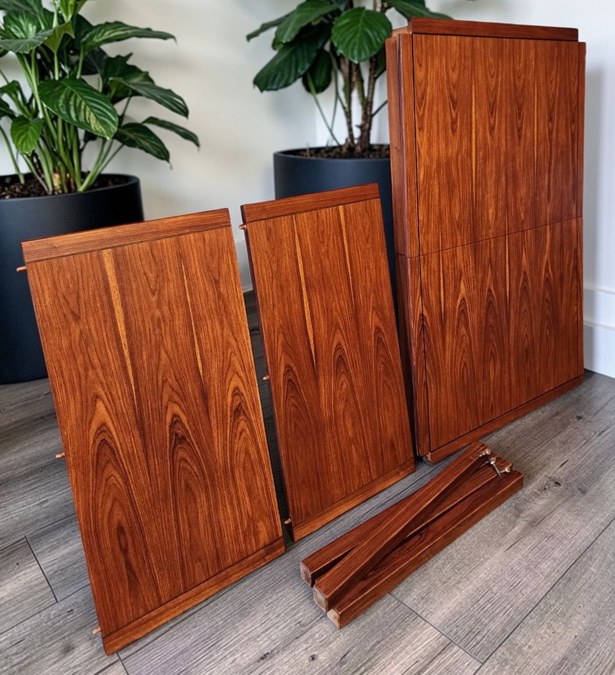REFINISHED Mid Century Modern Rosewood Table w 2 Leaves 54