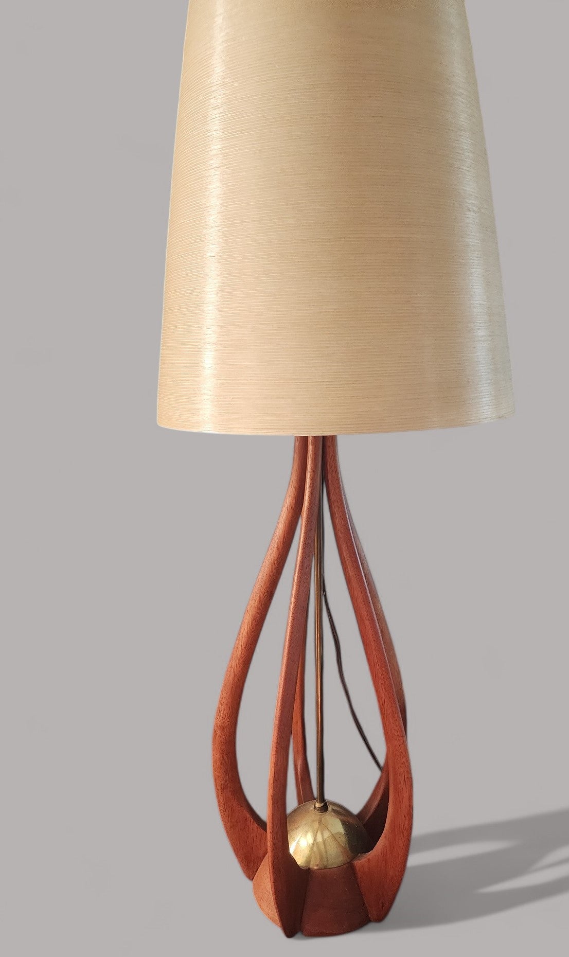 Mid Century Modern Sculptural Table Lamp in the manner of Modeline H 38
