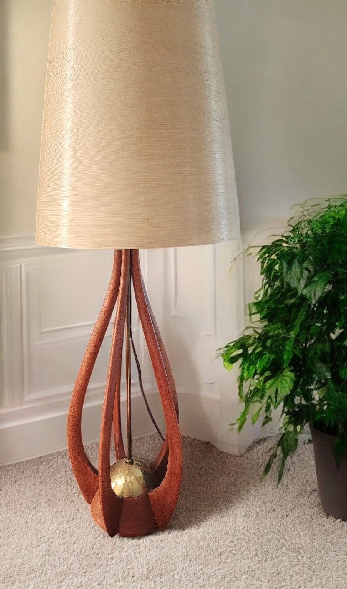 Mid Century Modern Sculptural Table Lamp in the manner of Modeline H 38"