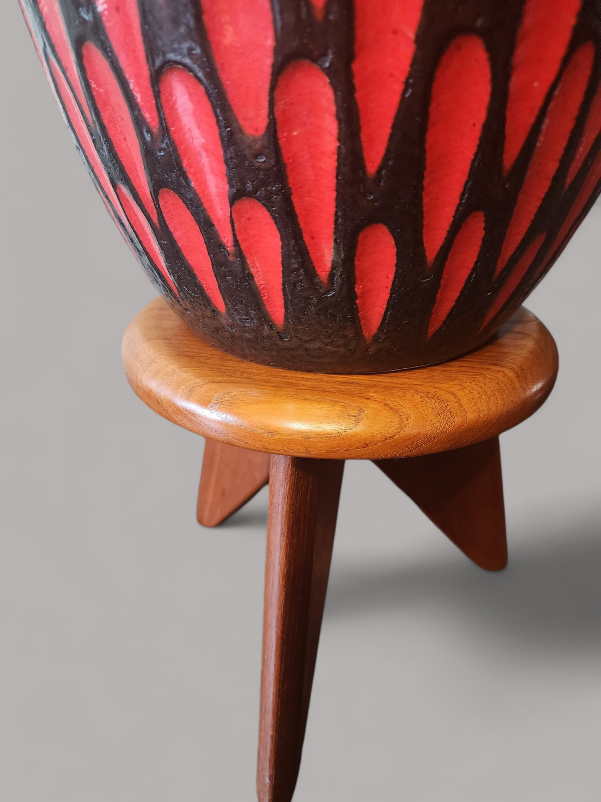 Large Mid Century Modern Pottery & Teak Floor Lamp, H 63