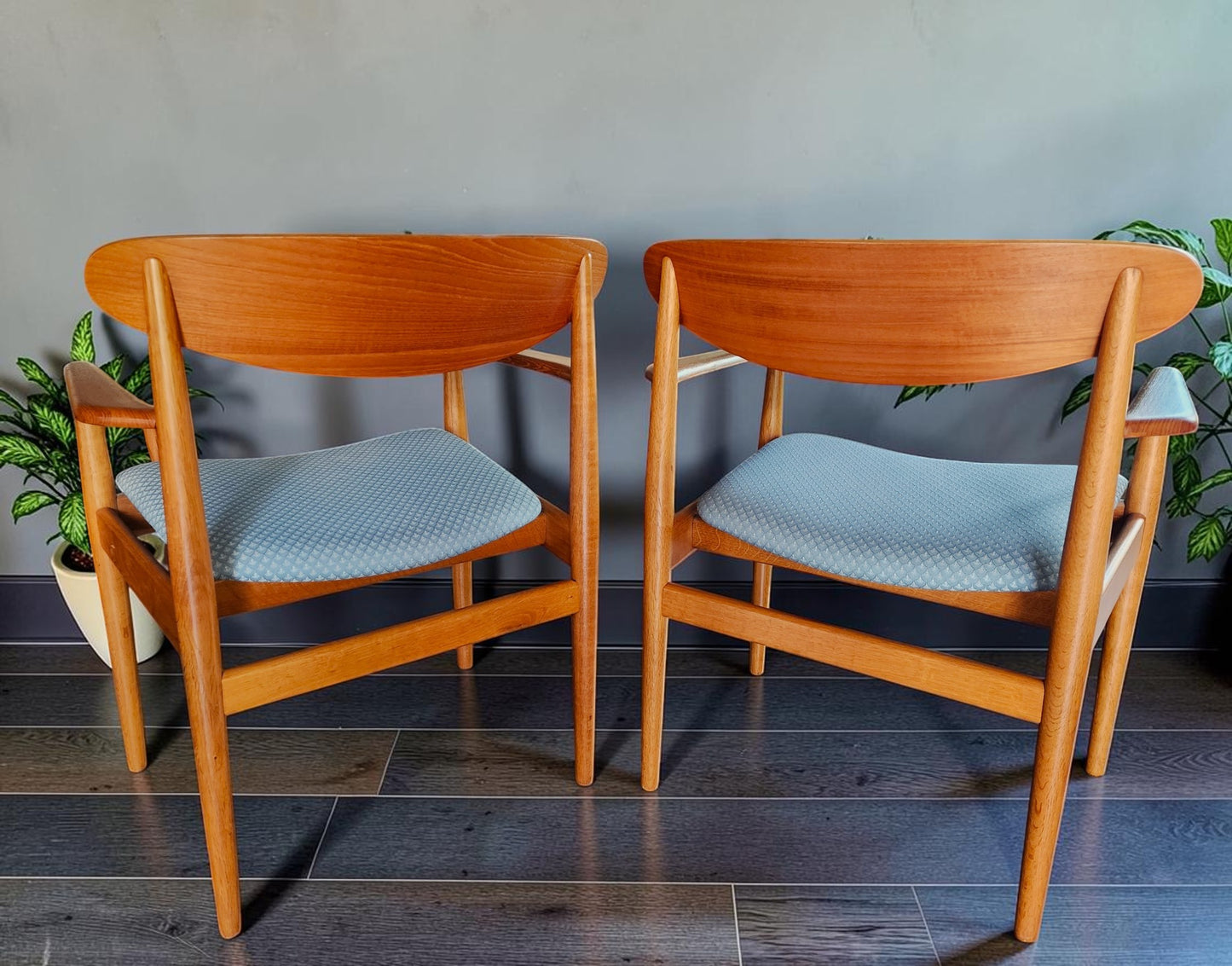 REFINISHED Danish Mid Century Modern Teak & Oak Table w 2 Leaves & 6 Chairs