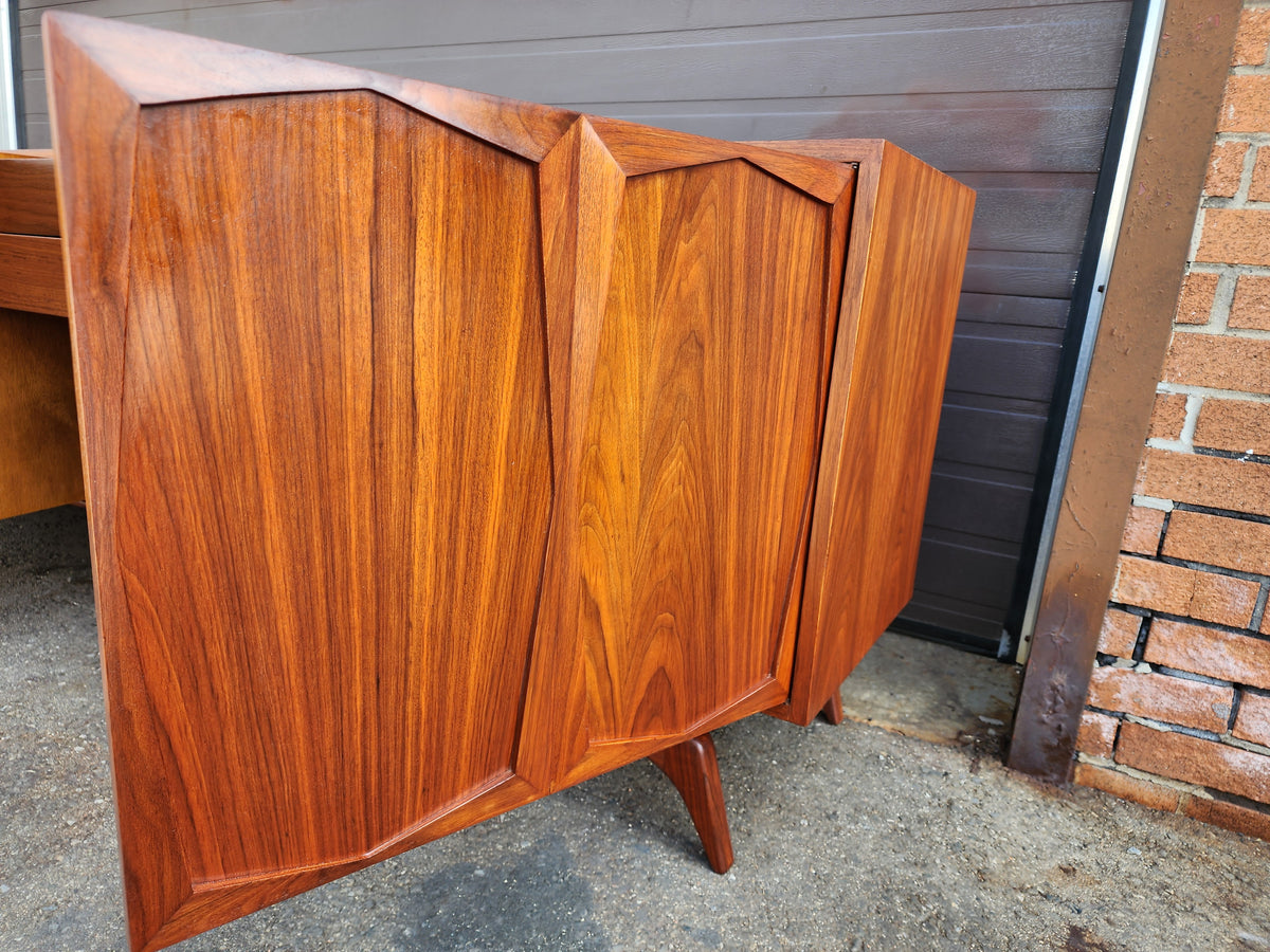 REFINISHED Exceptional  Mid Century Modern Walnut Sideboard  96