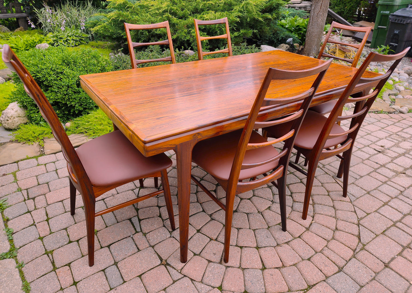 Danish MCN draw leaf rosewood table by Johannes Andersen 63"-102" & 6 Lis chairs by Niels Kofoed