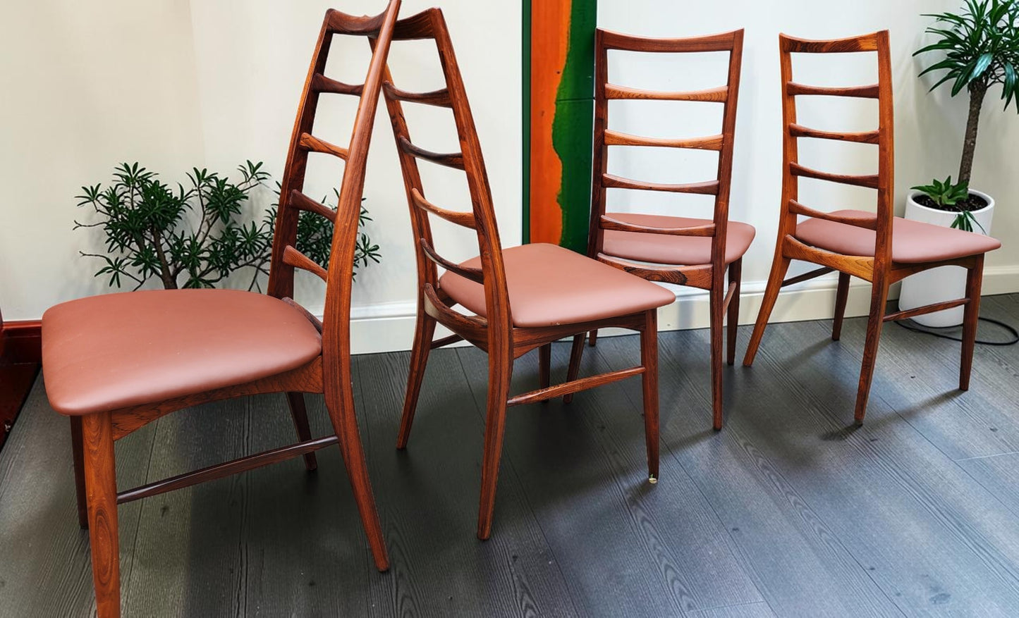 REFINISHED Danish MCM Rosewood Table by J.Andersen 63"-102" & 6 Lis Chairs by N.Kofoed
