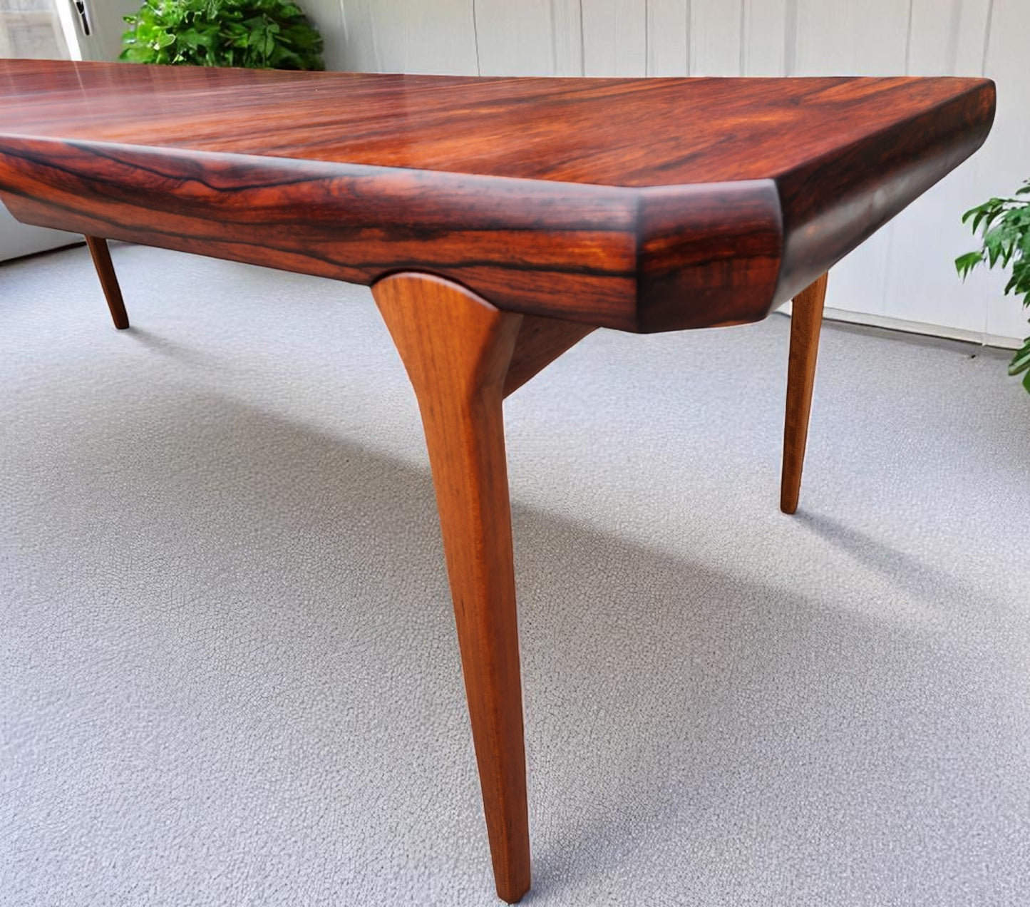 REFINISHED Danish Mid Century Modern Rio Rosewood Table 2 Leaves Selfstoring 59"-98.5"
