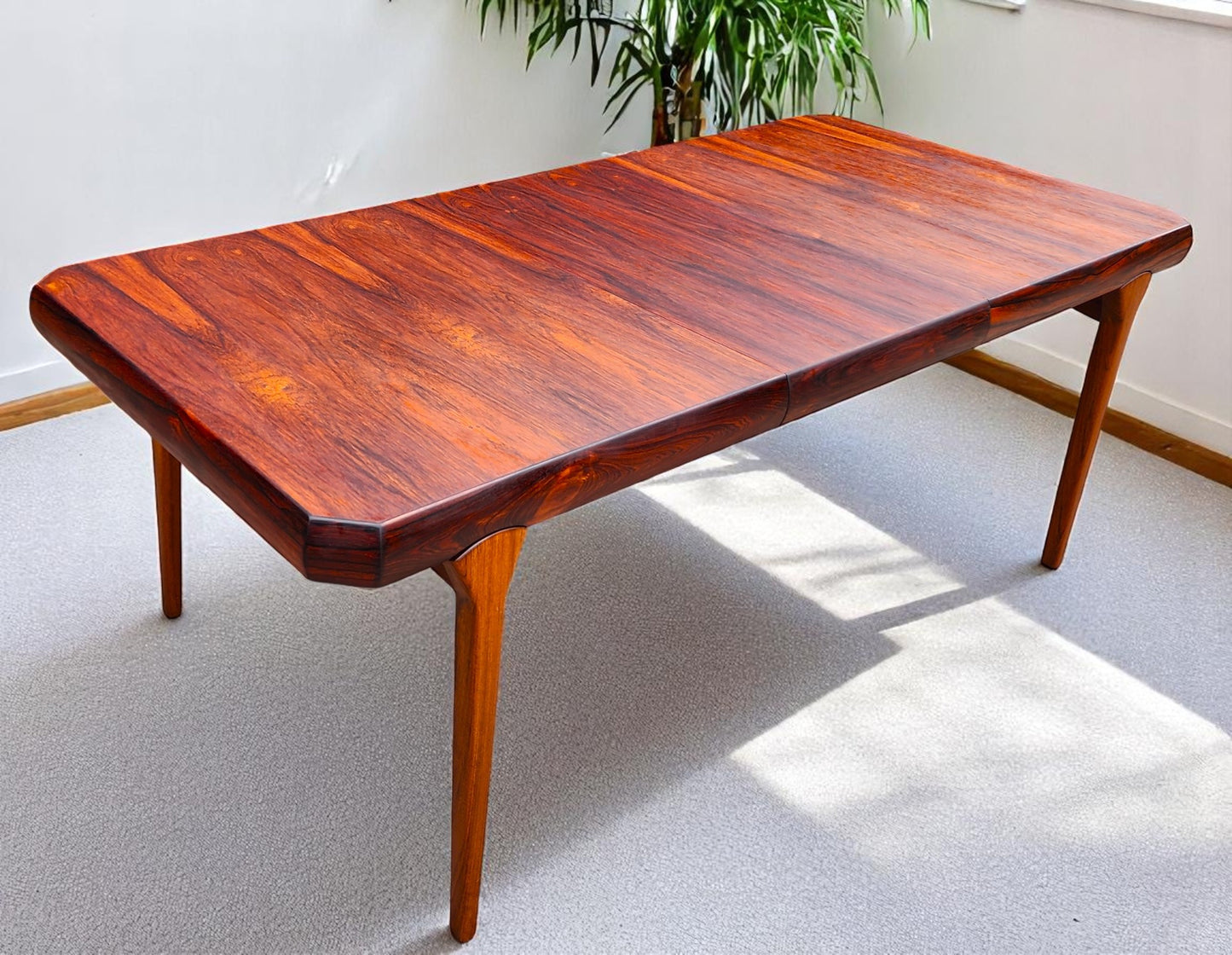 REFINISHED Danish Mid Century Modern Rio Rosewood Table 2 Leaves Selfstoring 59"-98.5"