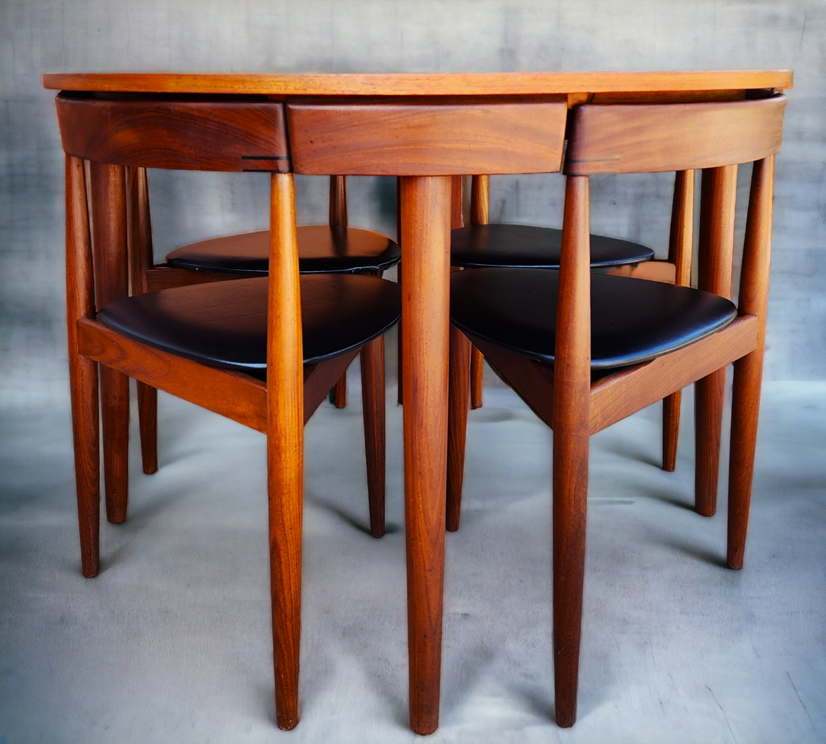 REFINISHED Danish MCM ROUNDETTE Teak Table & 4 Chairs by Hans Olsen for Frem Rølje