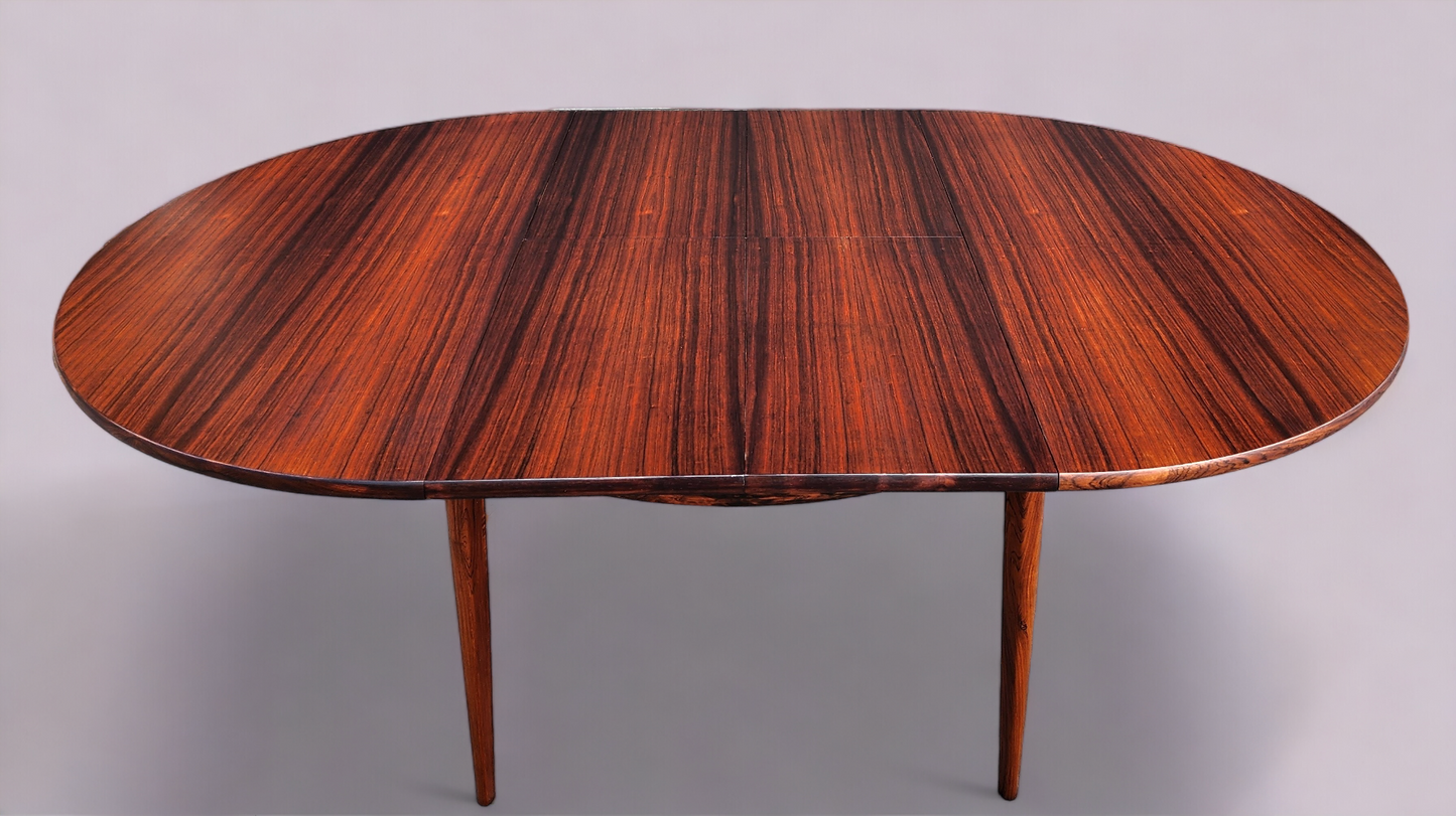 REFINISHED Danish MCM Rio Rosewood Table Round to Oval by Niels Moller 50"-78" Model 15, Selfstoring