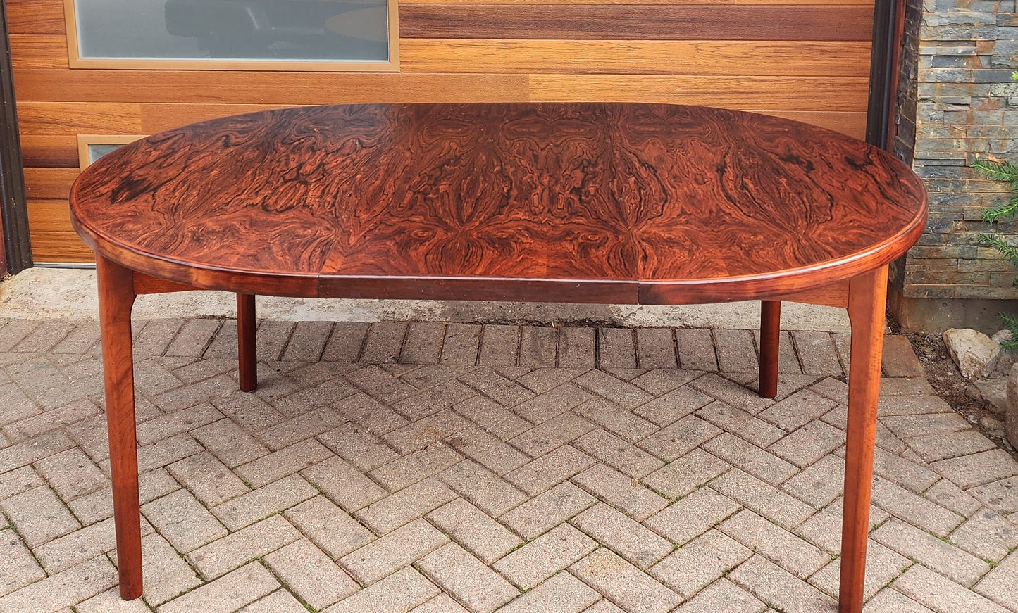 REFINISHED Danish Mid Century Modern Rio Rosewood Table Round to Oval  2 Leaves by H. Kjaernulf 47"-86"