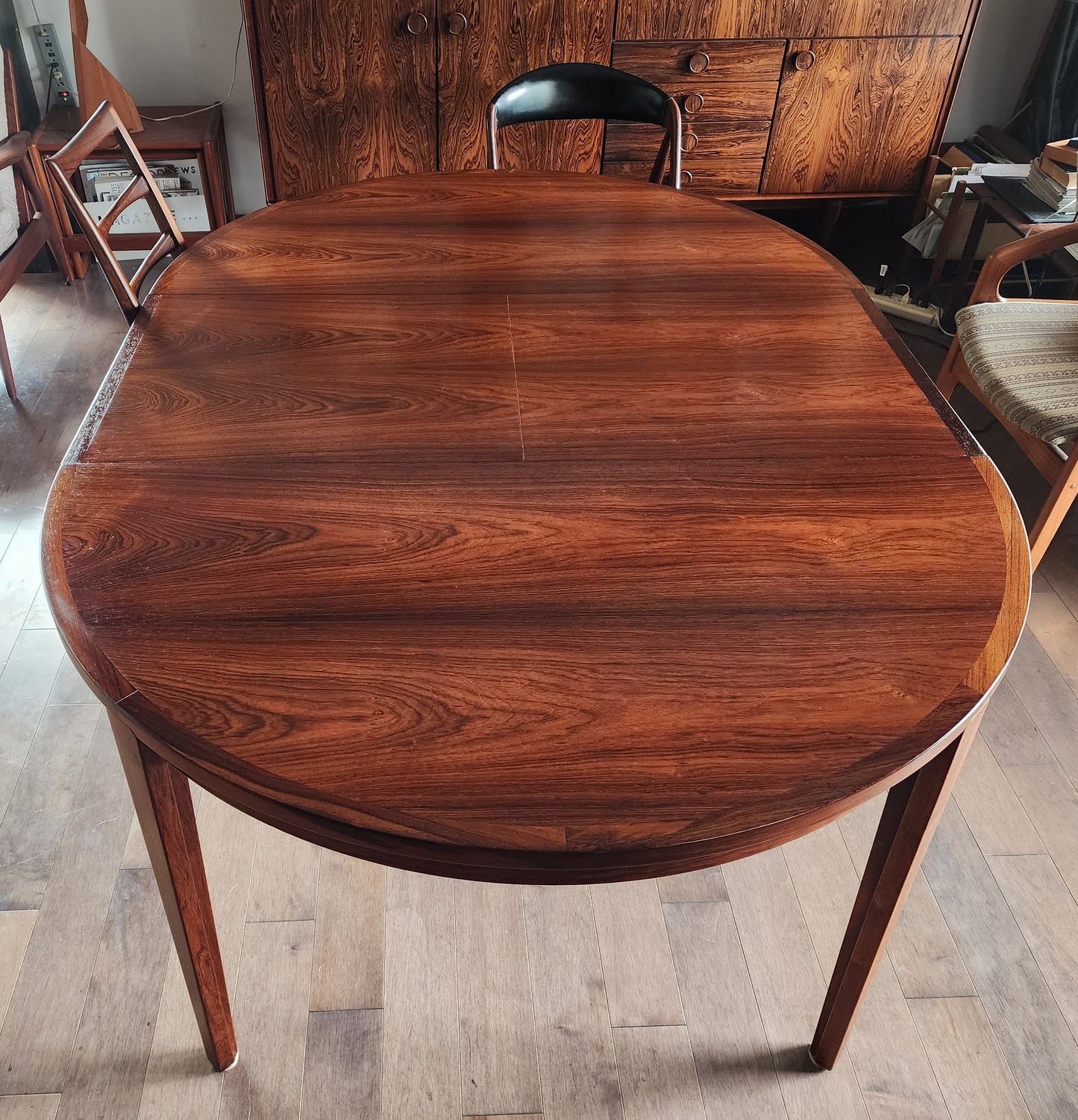 REFINISHED Danish Mid Century Modern Rosewood Table Round w 1 Leaf by H.Rosengren Hansen 47"- 67"