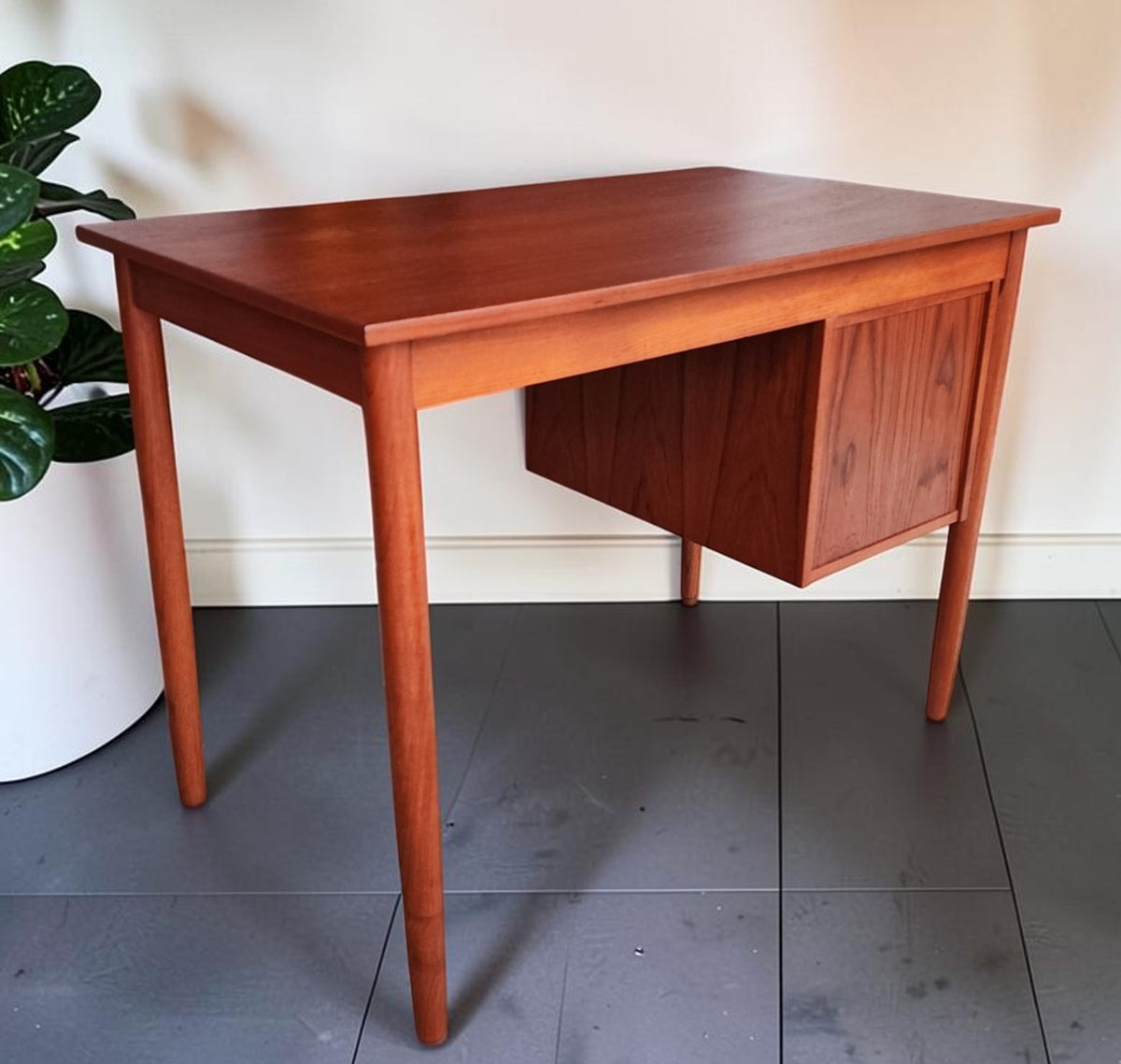 REFINISHED Danish Mid Century Modern Teak Desk Free-Standing