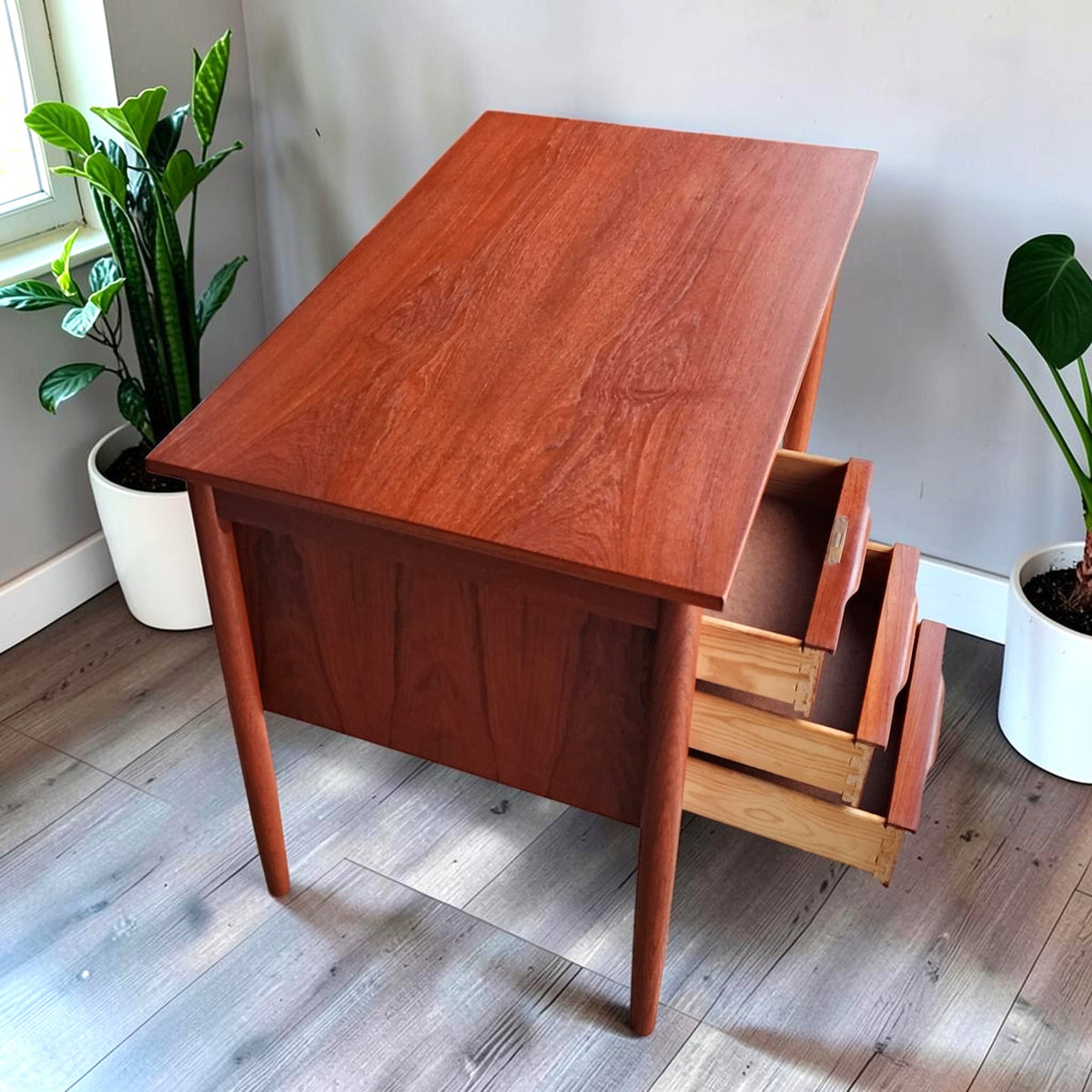 REFINISHED Danish Mid Century Modern Teak Desk Free-Standing