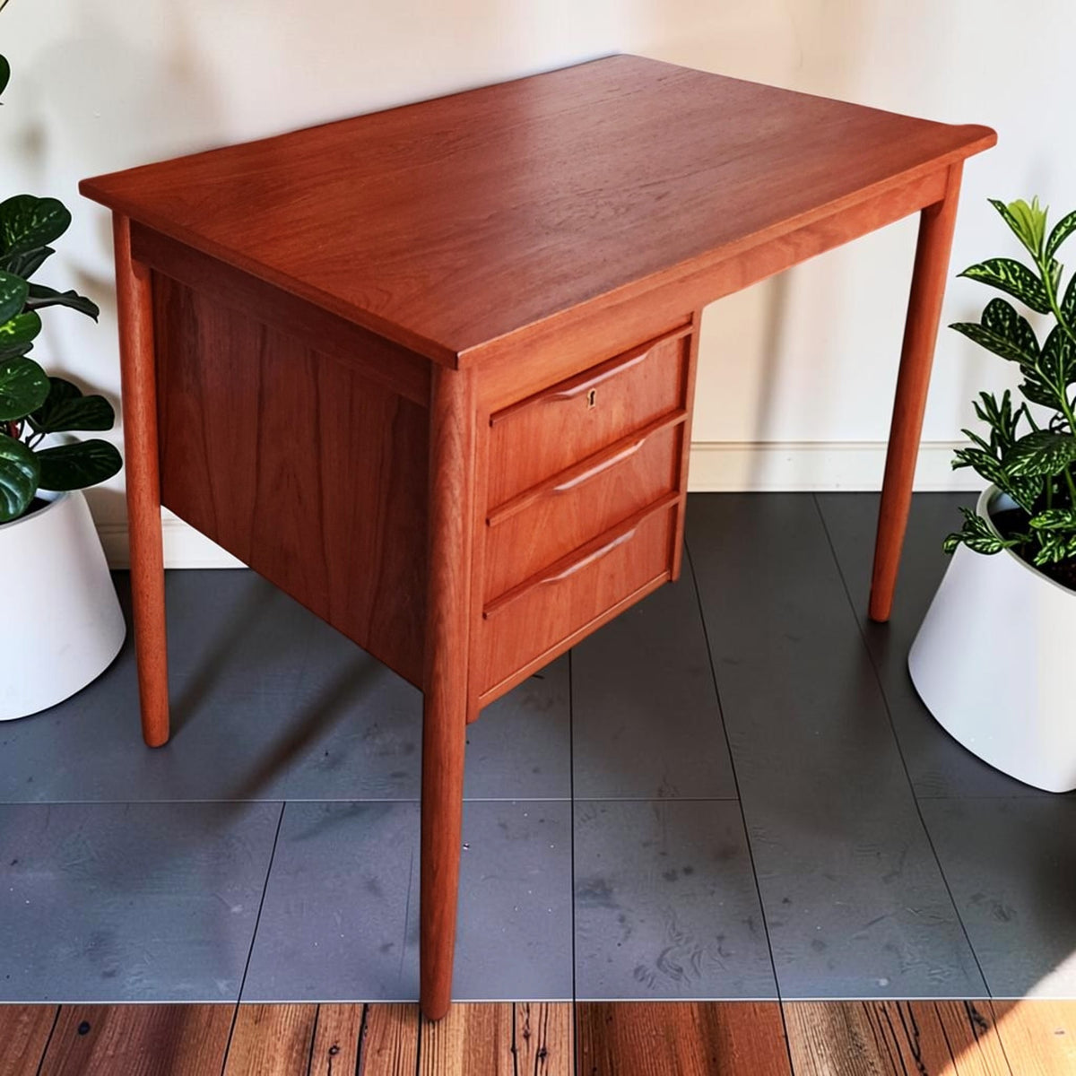 REFINISHED Danish Mid Century Modern Teak Desk Free-Standing