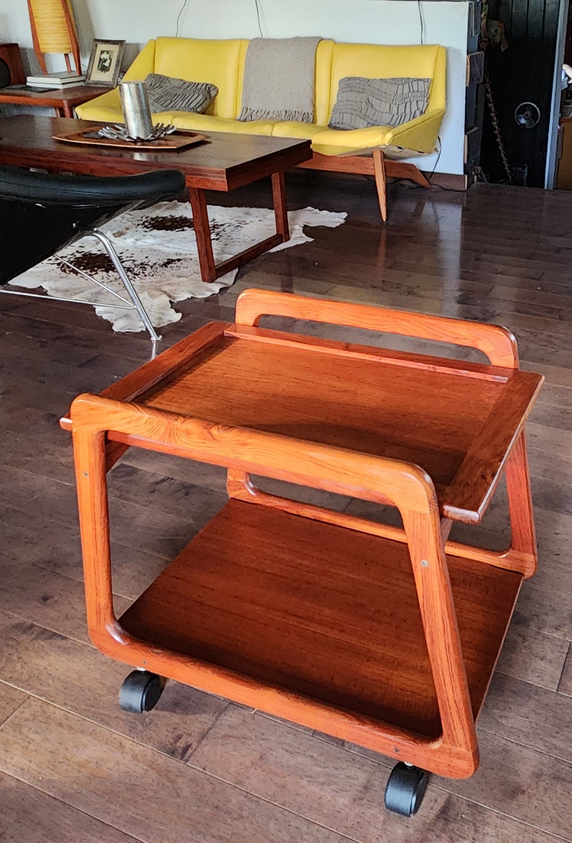 REFINISHED Danish Mid Century Modern Teak Reversible Tray Top Bar Cart