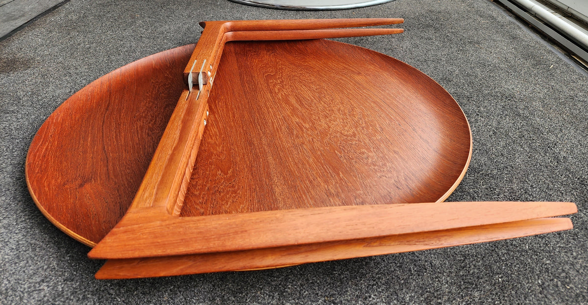 REFINISHED Danish Modern Teak Tray Table by Willumsen & Engholm for Fritz Hansen, Model 4508