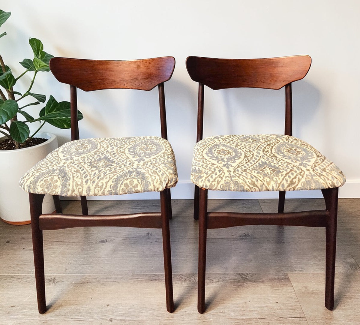 4 RESTORED Danish Mid Century Modern Rosewood Chairs by Schiønning & Elgaard