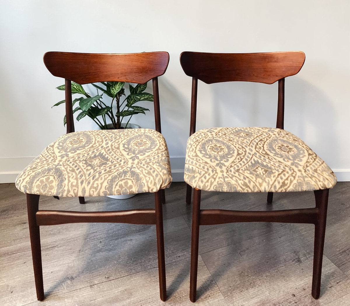 4 RESTORED Danish Mid Century Modern Rosewood Chairs by Schiønning & Elgaard