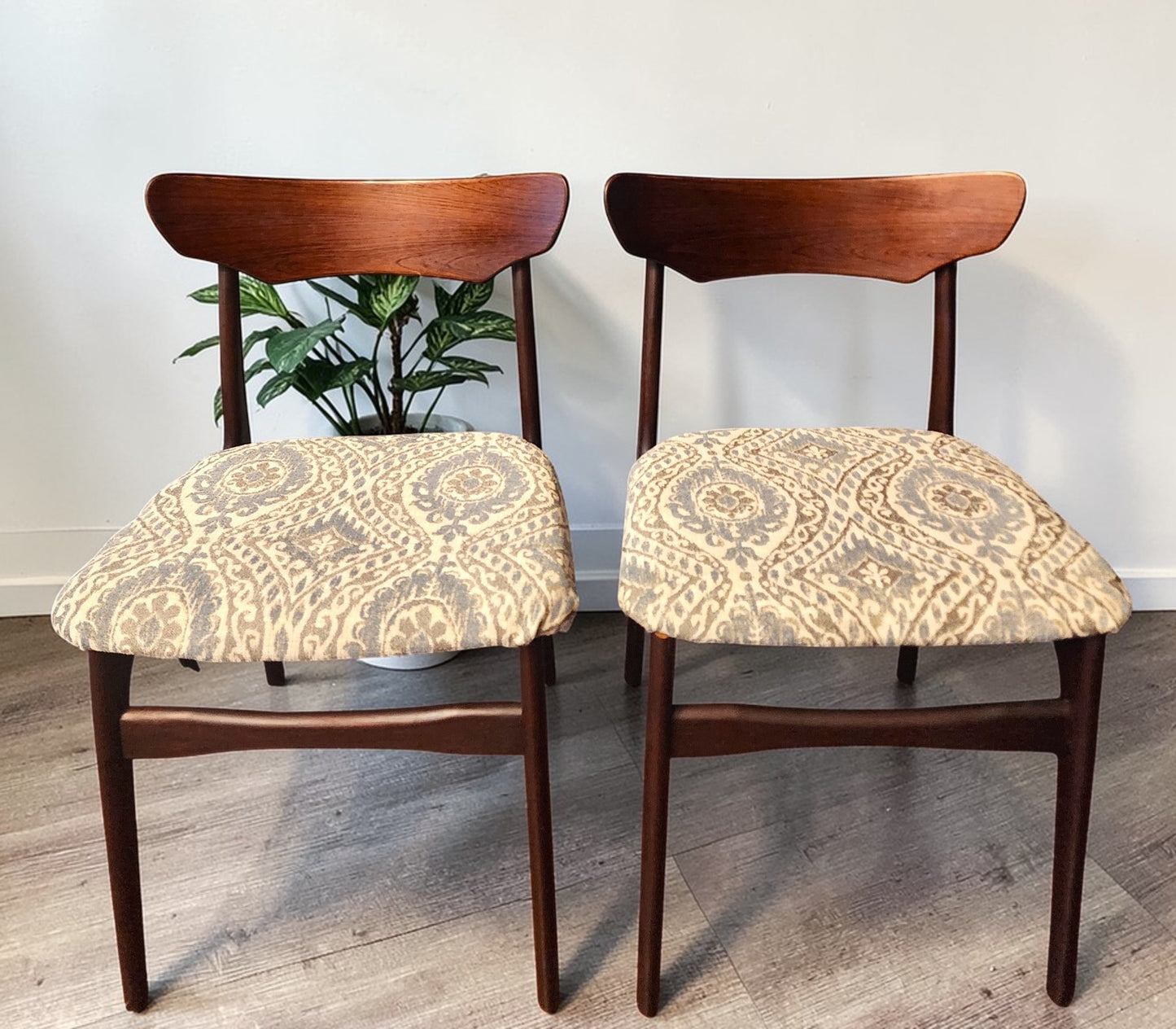 4 RESTORED Danish Mid Century Modern Rosewood Chairs by Schiønning & Elgaard