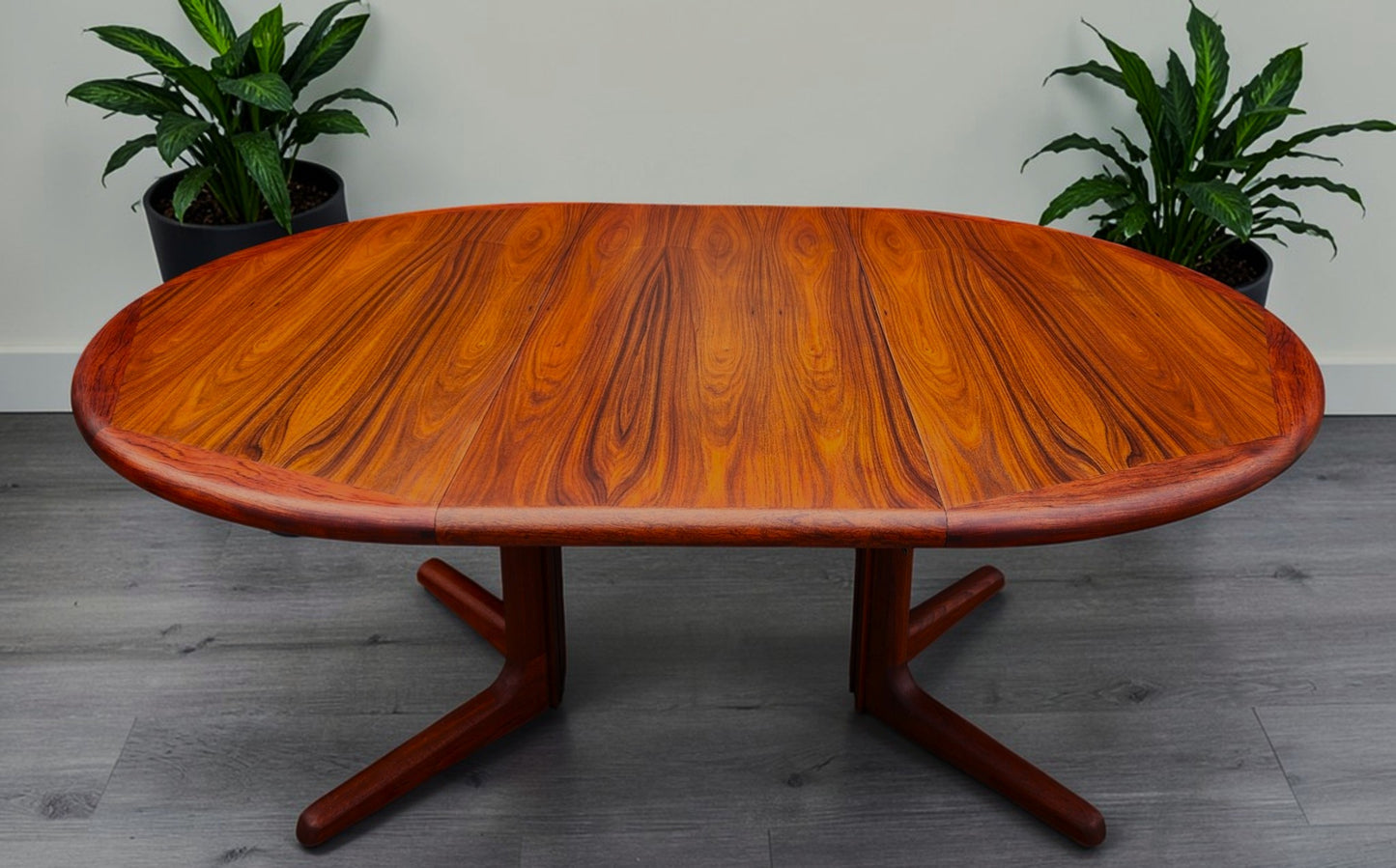 REFINISHED Danish MCM Rosewood Table Round w 2 Leaves by Dyrlund, 47"-86"