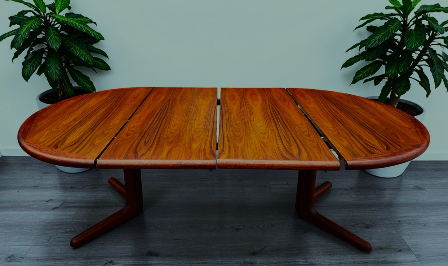 REFINISHED Danish MCM Rosewood Table Round w 2 Leaves by Dyrlund, 47"-86"