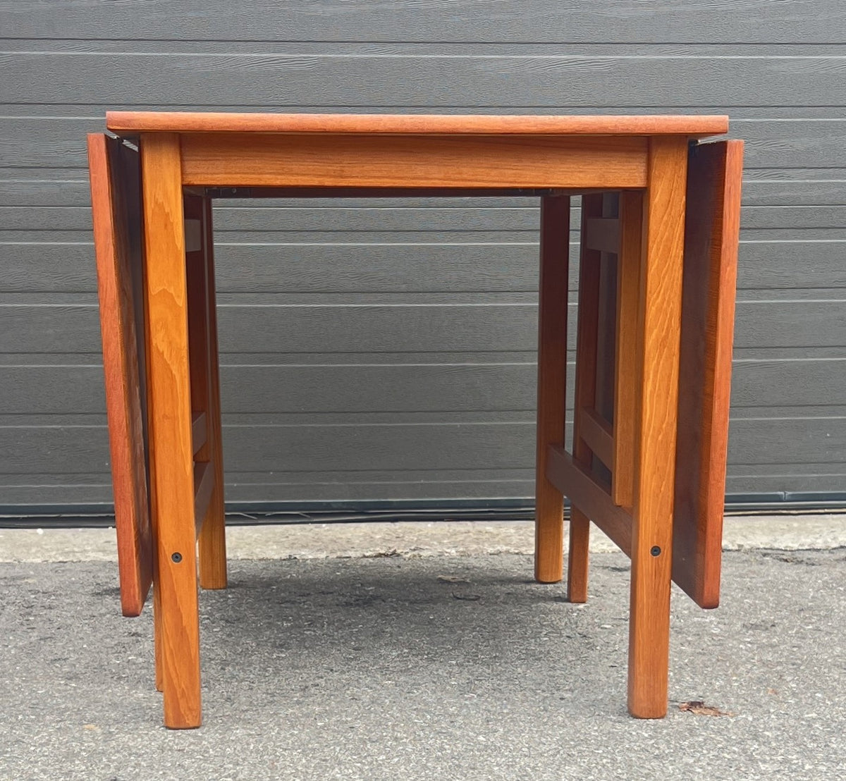 REFINISHED Danish Mid Century Modern Teak Gate-Leg/ Drop Leaf Table 27.5