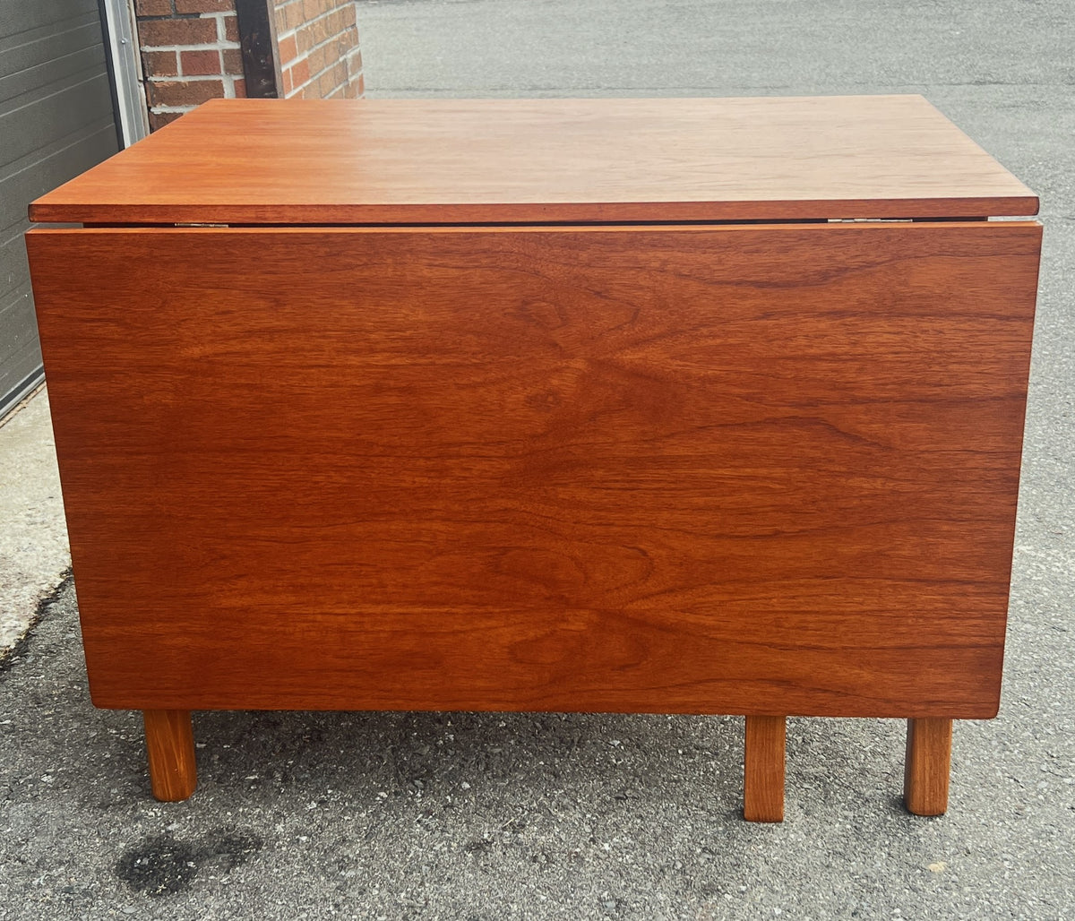REFINISHED Danish Mid Century Modern Teak Gate-Leg/ Drop Leaf Table 27.5