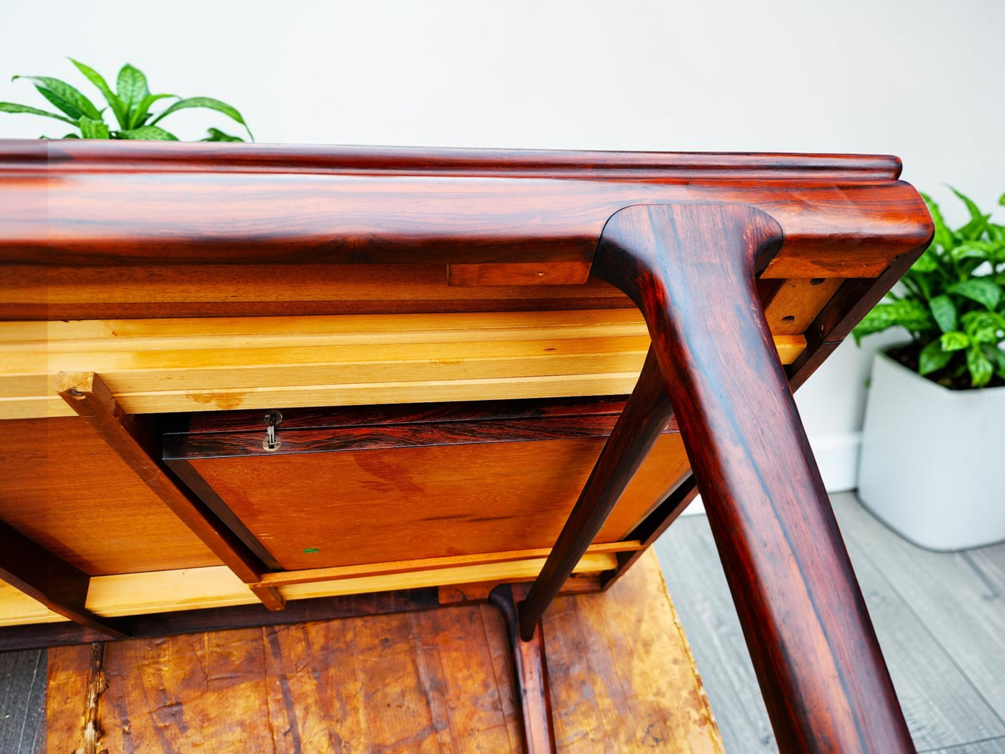 REFINISHED Danish MCM Rosewood Table by J.Andersen 63"-102" & 6 Lis Chairs by N.Kofoed