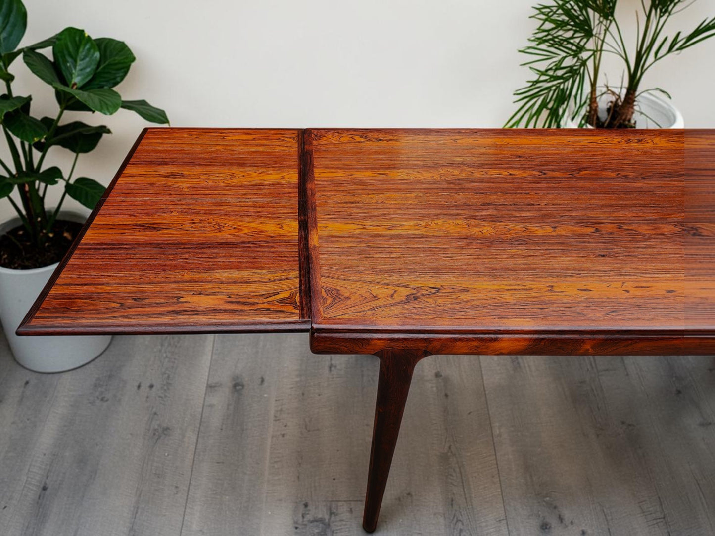 REFINISHED Danish MCM Rosewood Table by J.Andersen 63"-102" & 6 Lis Chairs by N.Kofoed