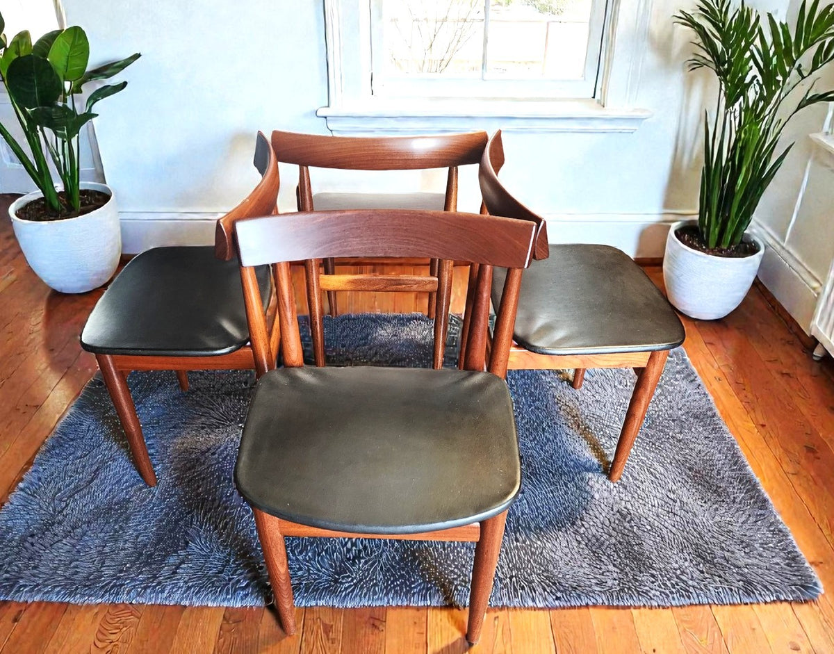 REFINISHED REUPHOLSTERED Danish MCM ROUNDETTE Teak Table & 4 Chairs (4-legged) by Hans Olsen
