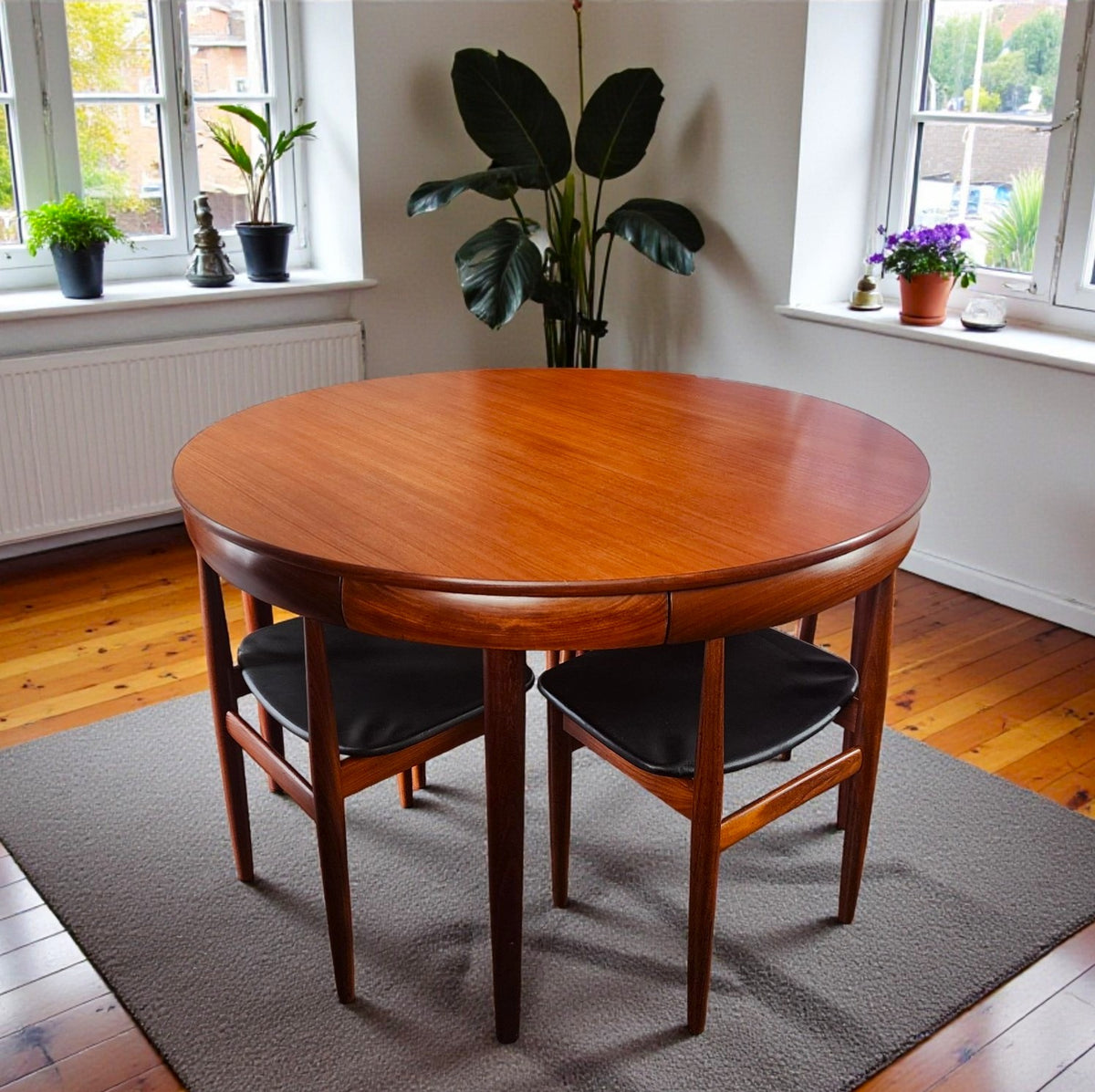 REFINISHED REUPHOLSTERED Danish MCM ROUNDETTE Teak Table & 4 Chairs (4-legged) by Hans Olsen