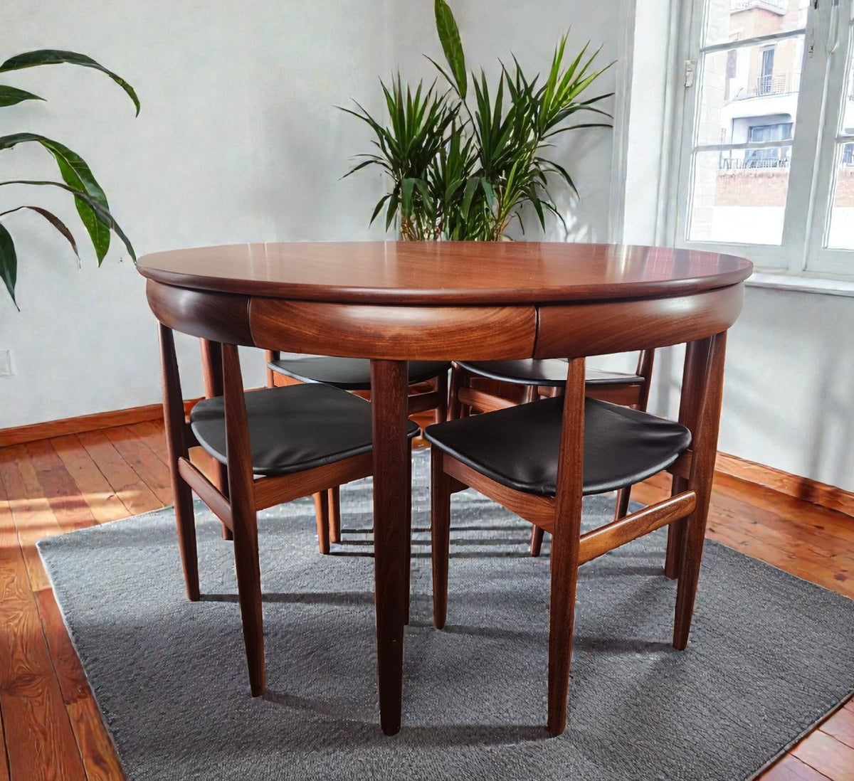 REFINISHED REUPHOLSTERED Danish MCM ROUNDETTE Teak Table & 4 Chairs (4-legged) by Hans Olsen