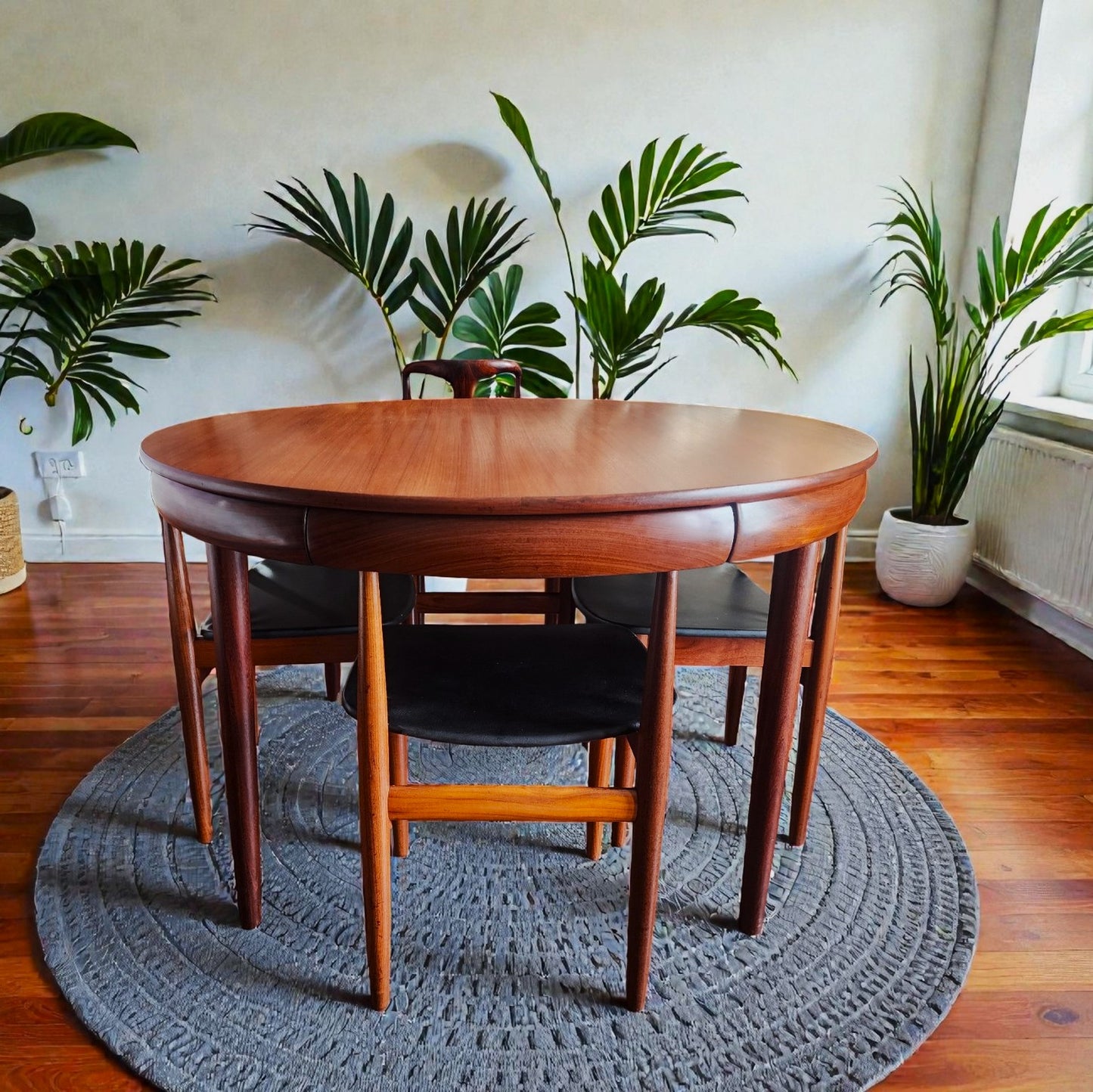 REFINISHED Danish MCM ROUNDETTE Teak Table & 4 Chairs (4-legged) by Hans Olsen