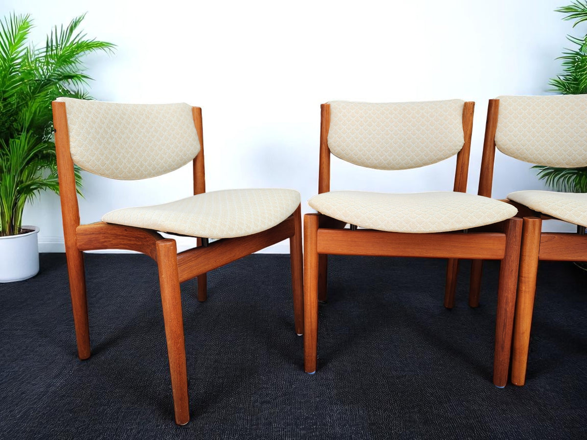 Danish MCM Teak Table by P.Hvidt & O.Mölgaard-Nielsen & 6 chairs by Finn Juhl for France & Søn