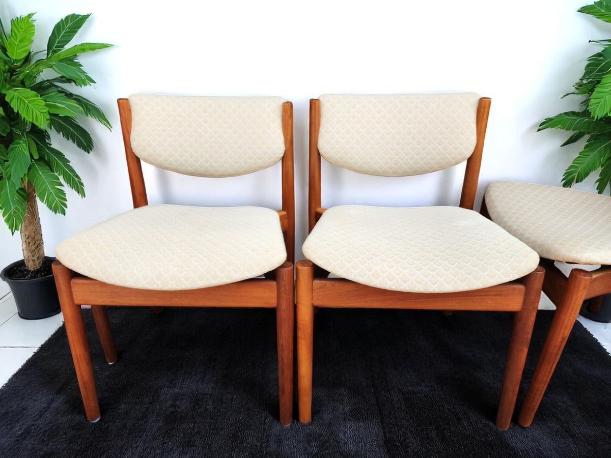 Danish MCM Teak Table by P.Hvidt & O.Mölgaard-Nielsen & 6 chairs by Finn Juhl for France & Søn