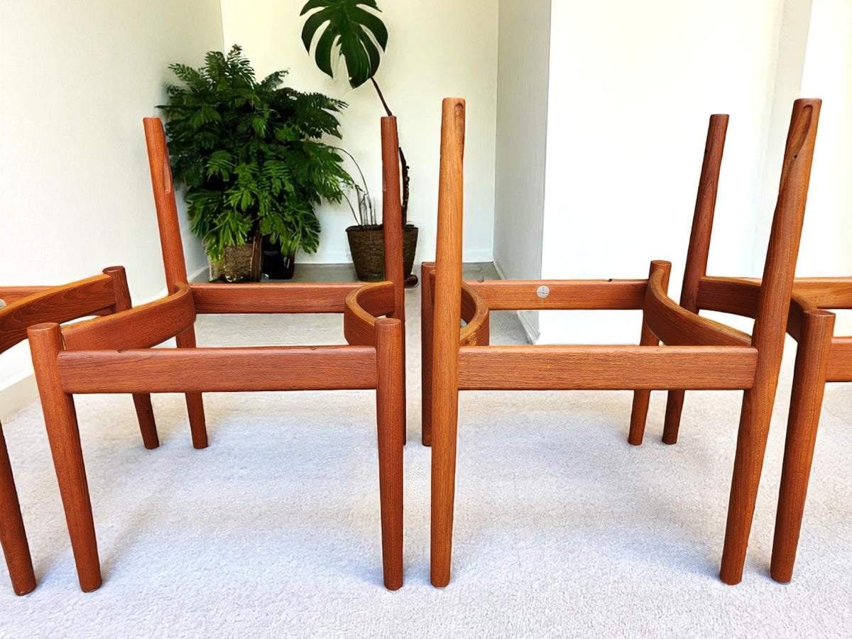 Danish MCM Teak Table by P.Hvidt & O.Mölgaard-Nielsen & 6 chairs by Finn Juhl for France & Søn
