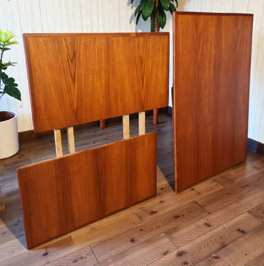 REFINISHED Danish Mid Century Modern Teak Draw Leaf Table 48"-85"