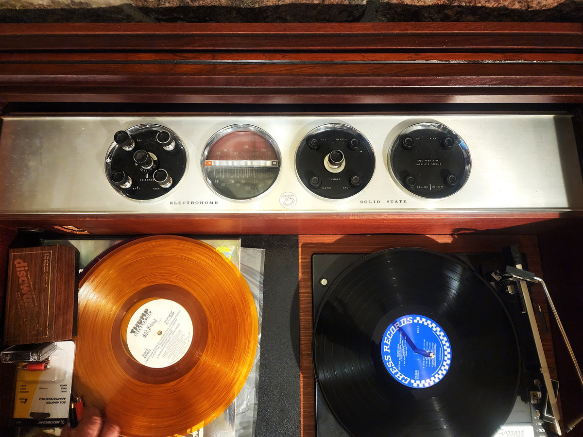 On Hold***REFINISHED MCM Electrohome Circa 75 Model 701 Stereo Console Space Age