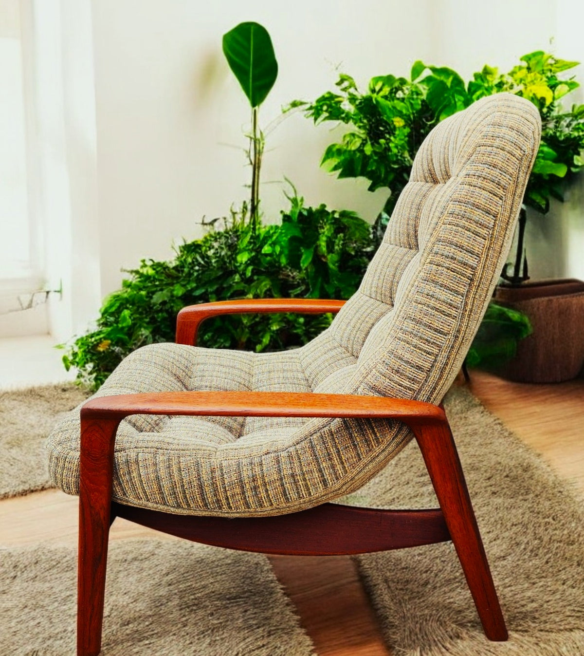 REFINISHED Mid Century Modern R.Huber Teak SCOOP Lounge Chair