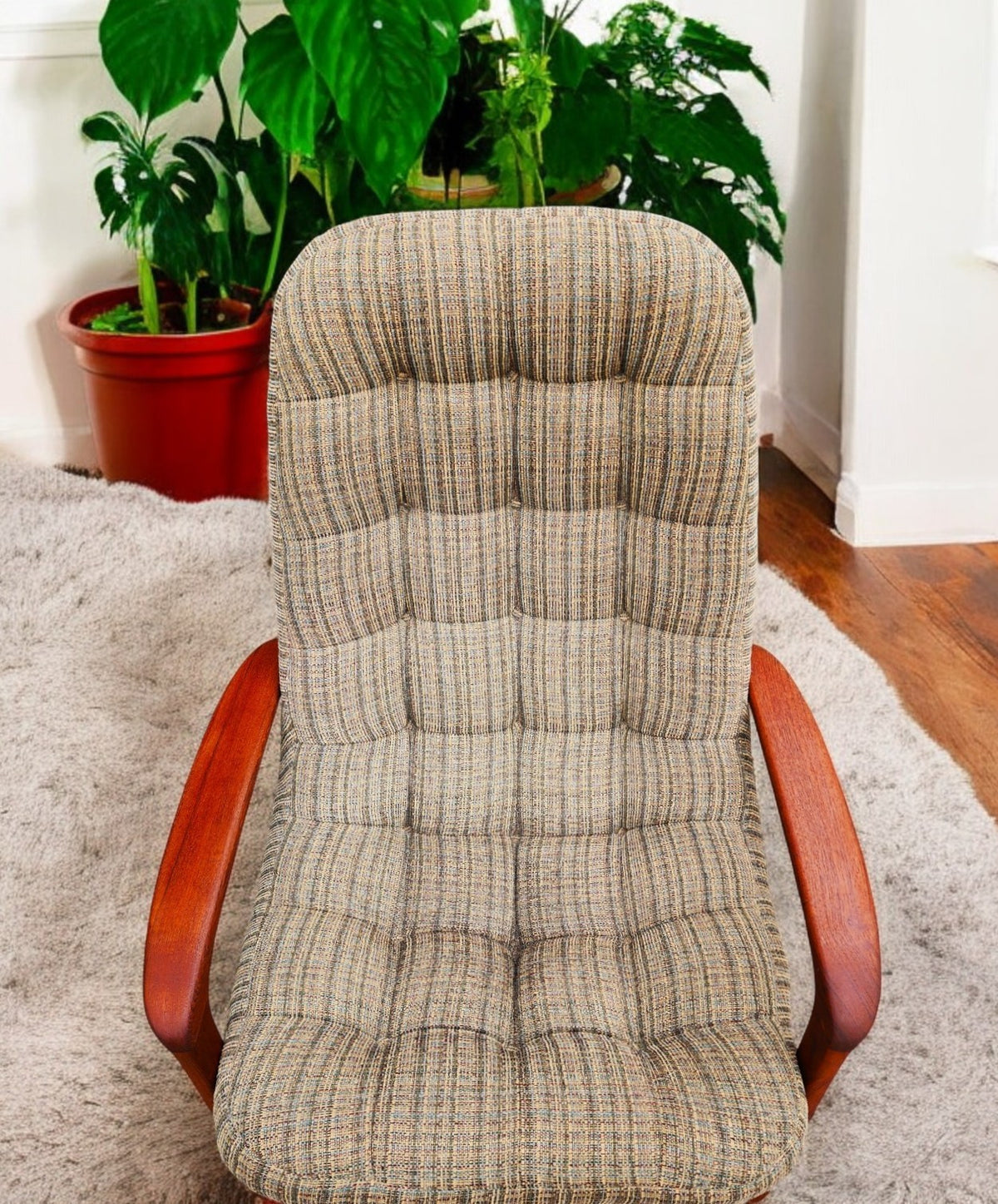 REFINISHED Mid Century Modern R.Huber Teak SCOOP Lounge Chair