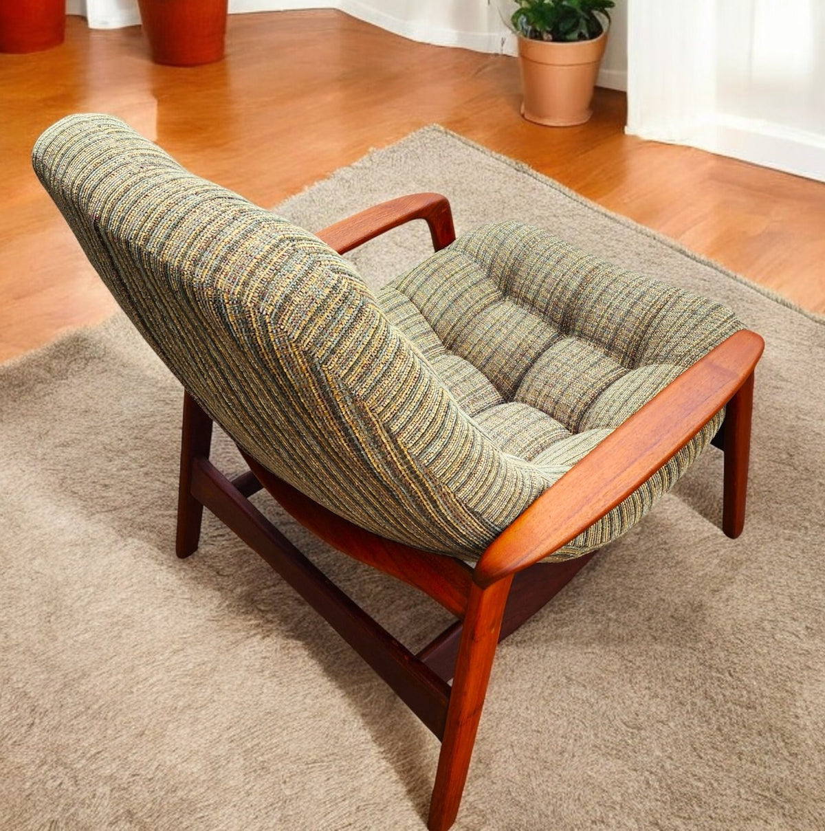 REFINISHED Mid Century Modern R.Huber Teak SCOOP Lounge Chair