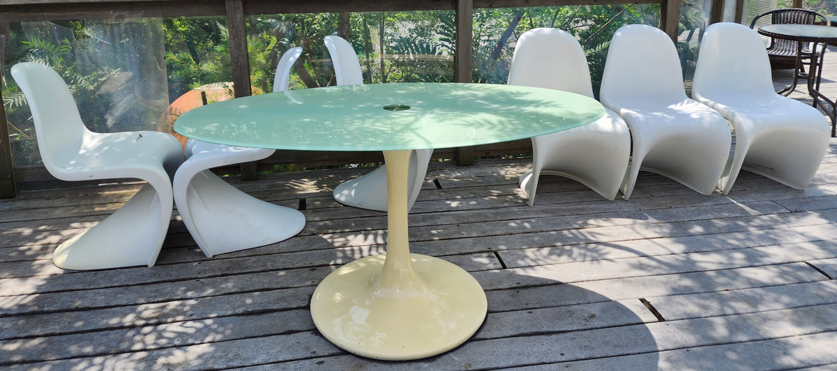 Iconic Mid Century Modern Saarinen style Tulip Oval Dining Table & 6 Panton Chairs, vintage