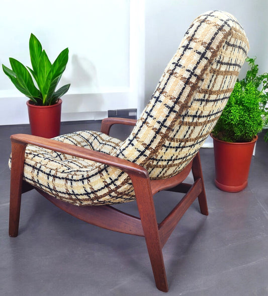 REFINISHED Mid Century Modern R.Huber Teak Scoop Lounge Chair