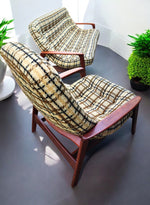 REFINISHED Mid Century Modern R.Huber Teak Scoop Lounge Chair 4