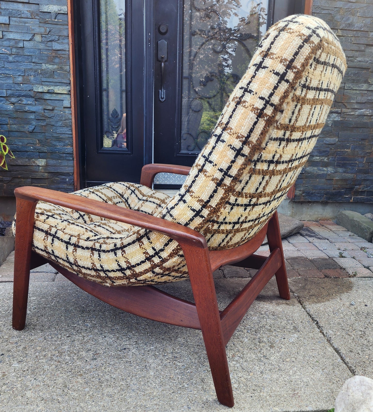 REFINISHED Mid Century Modern R.Huber Teak Scoop Lounge Chair