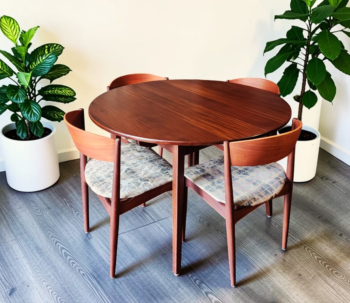 REFINISHED Mid Century Modern SOLID Teak Table by J.Kuypers 43.5"-61.5"