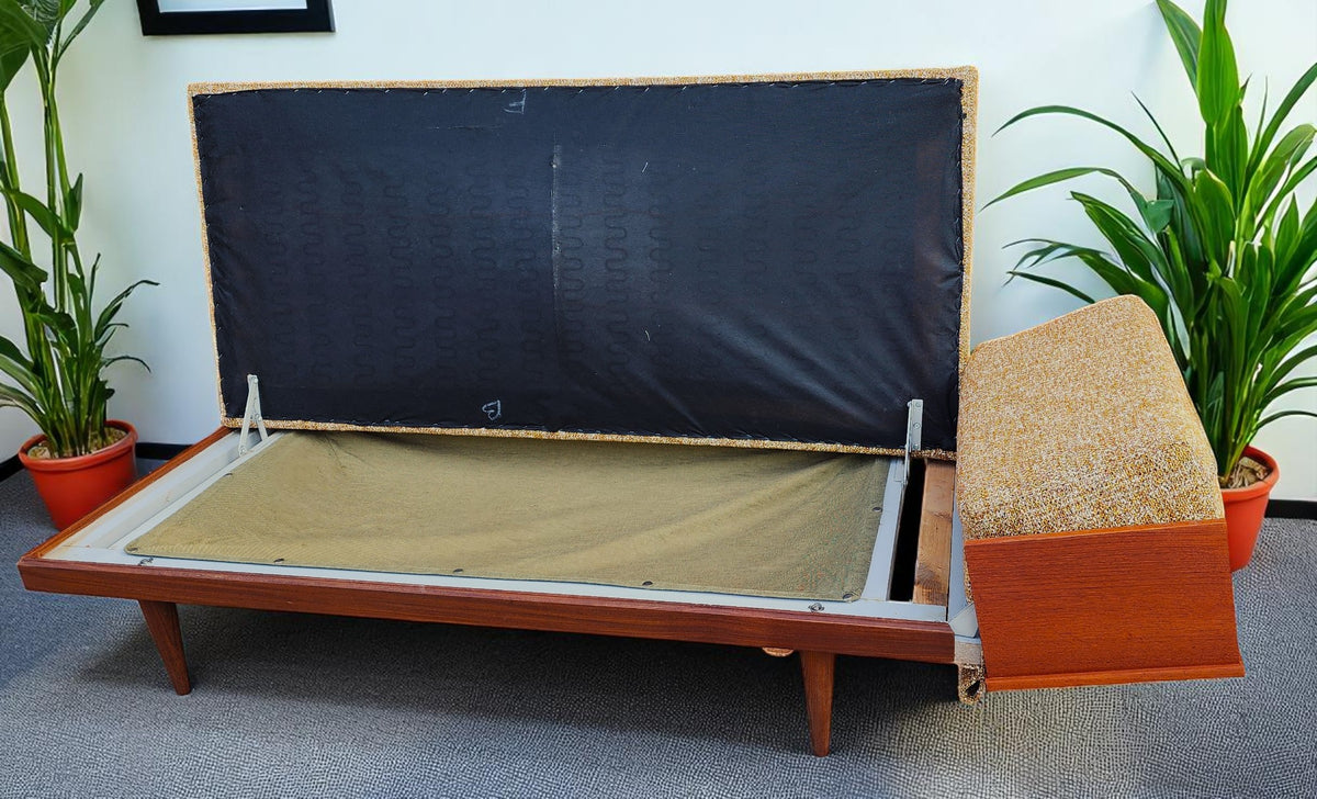 REFINISHED REUPHOLSTERED MCM Teak Svanette Daybed by Ingmar Relling for Ekornes