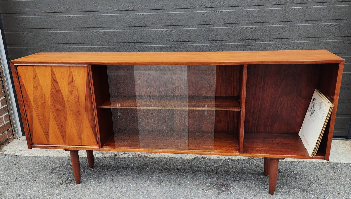 REFINISHED Mid Century Modern Walnut Display/ Bookcase/ Media TV Console 71