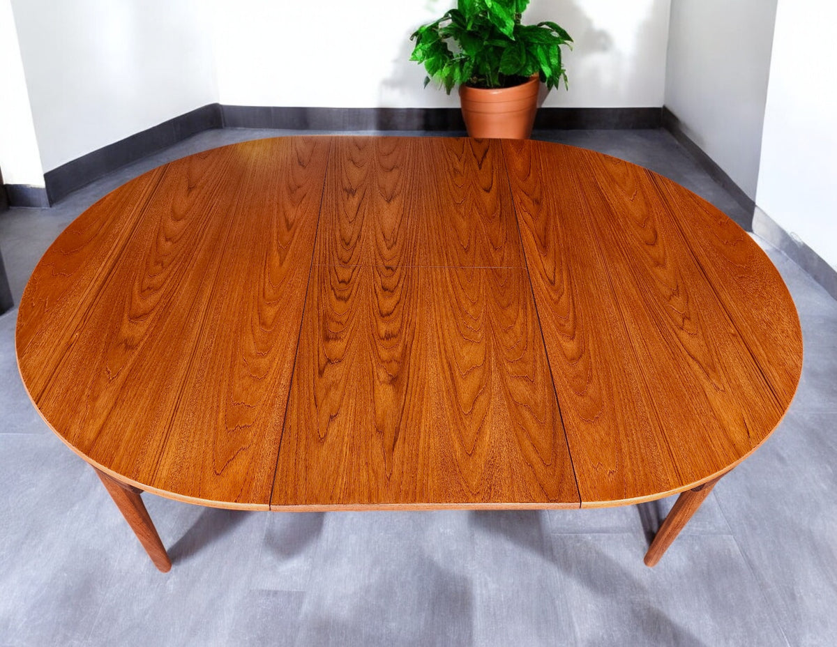 REFINISHED Danish MCM Roundette Teak Extension Table & 6 Chairs (4-legged) by Hans Olsen